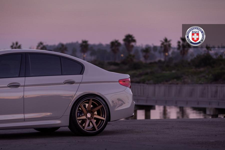 Детали экстерьера BMW M5 on HRE Wheels (RS308) 2019 года  (фото 12 из 12)